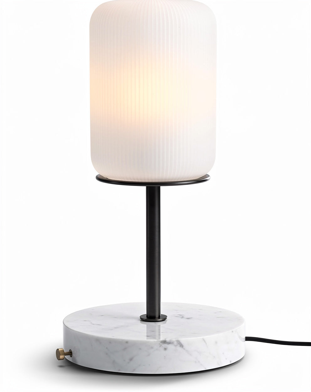 **Technische Titel in het Nederlands: Modern Tafellamp met Witte Geperste Kap en Marmeren Basis**